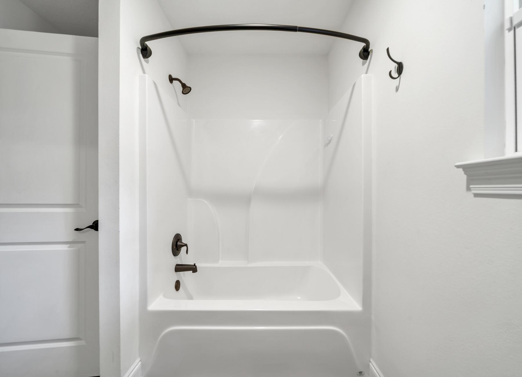 ROBLEDAL ESTATES - Residential Lease