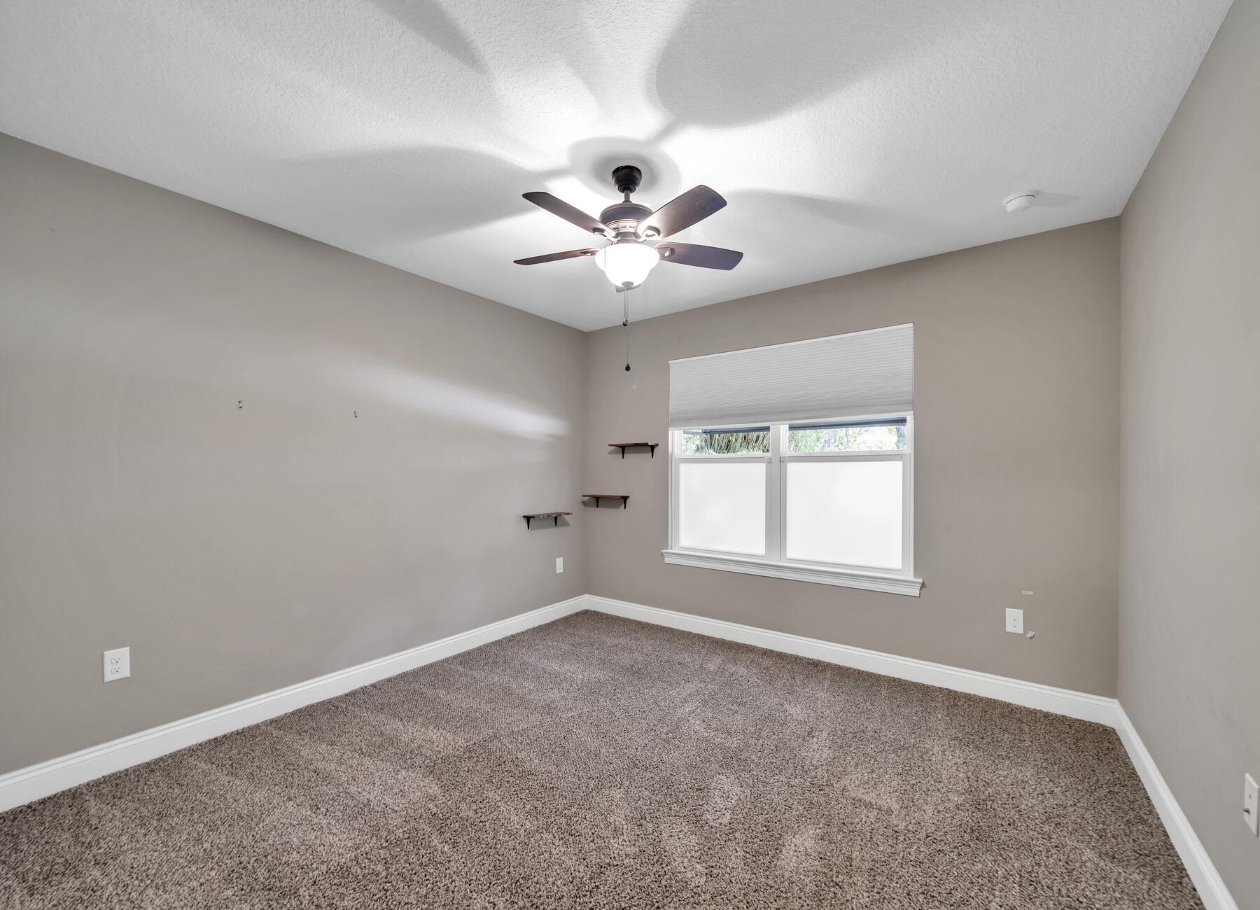 ROBLEDAL ESTATES - Residential Lease