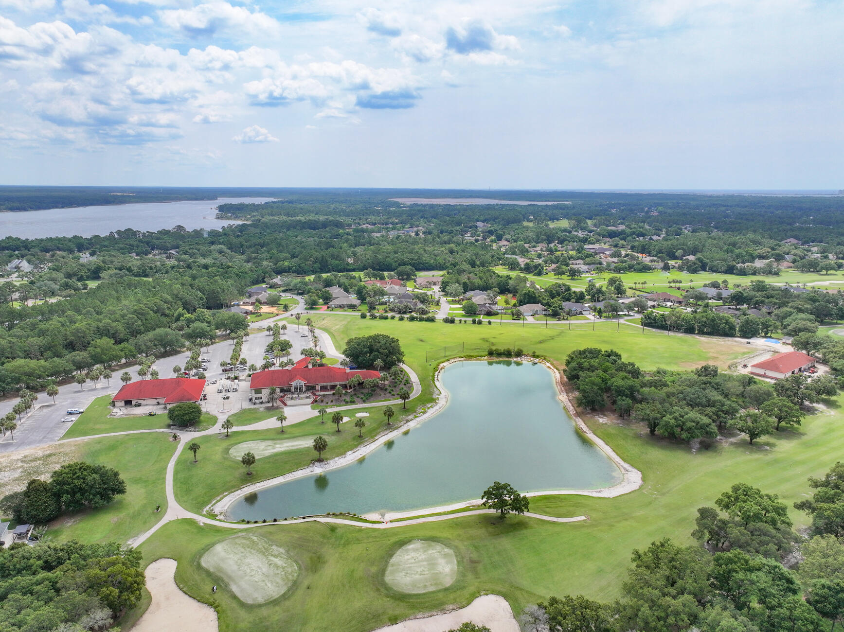 ROBLEDAL ESTATES - Residential Lease