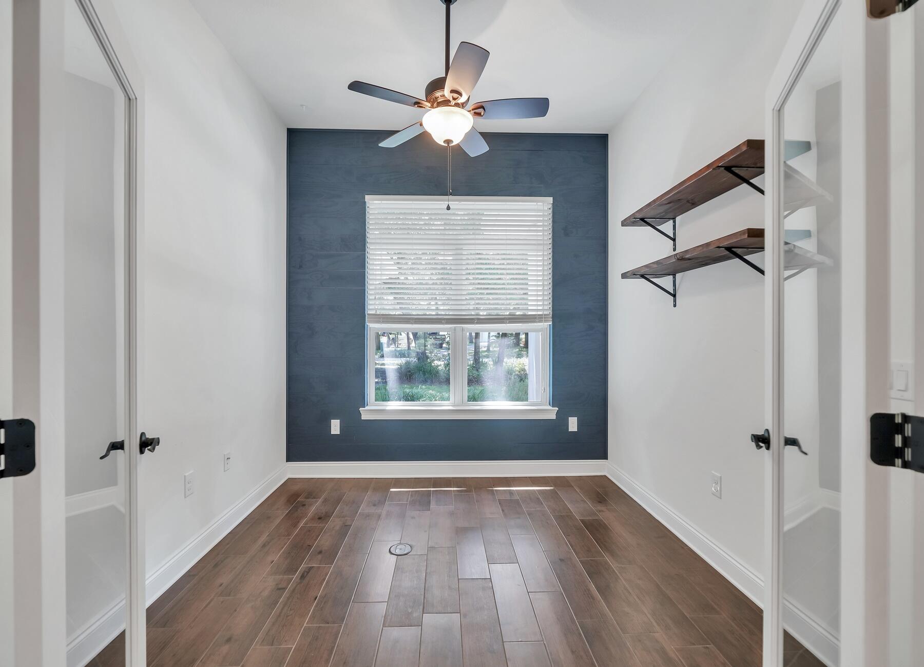 ROBLEDAL ESTATES - Residential Lease