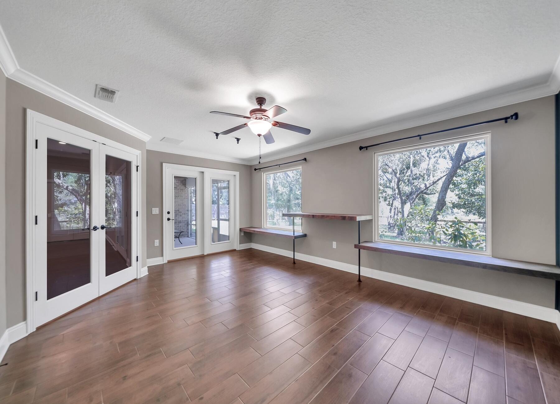 ROBLEDAL ESTATES - Residential Lease