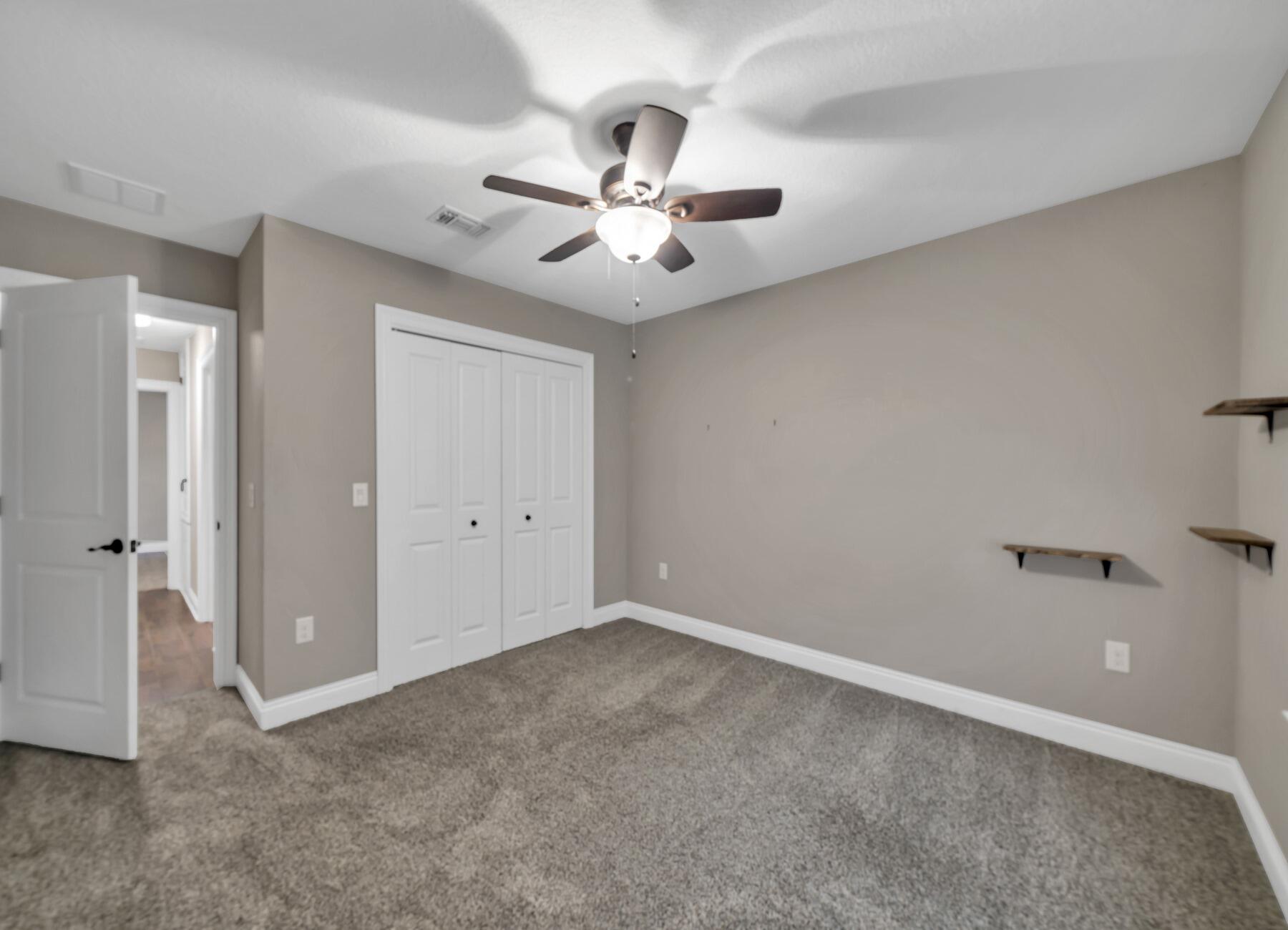 ROBLEDAL ESTATES - Residential Lease