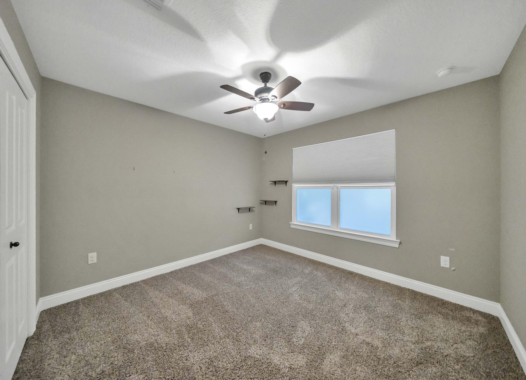 ROBLEDAL ESTATES - Residential Lease