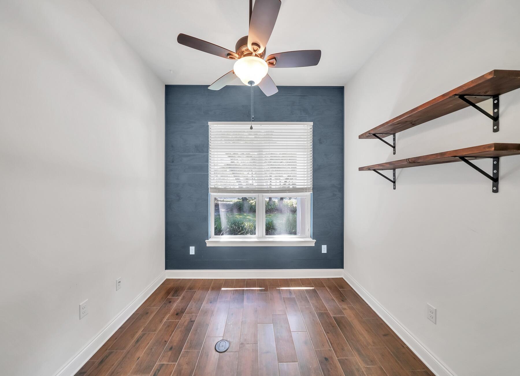 ROBLEDAL ESTATES - Residential Lease