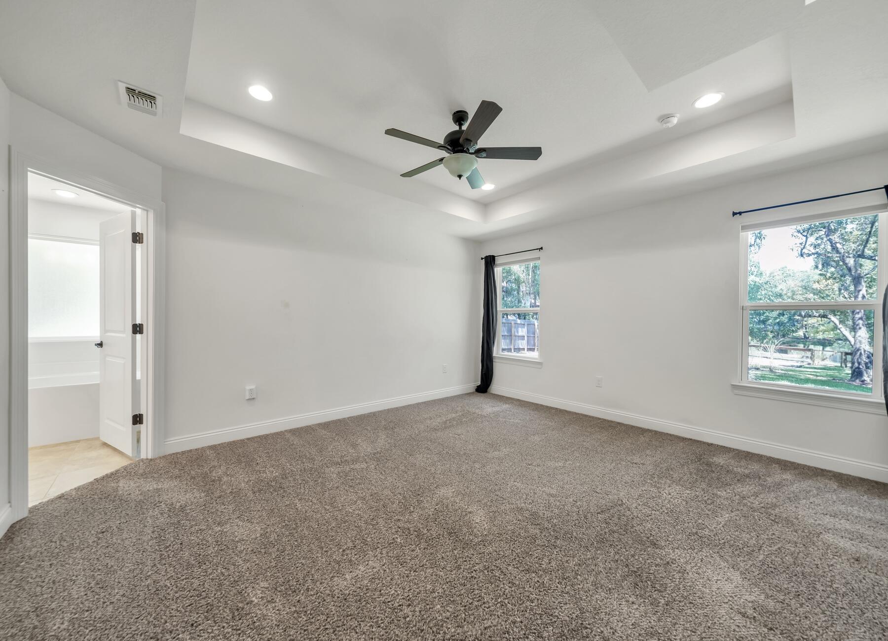 ROBLEDAL ESTATES - Residential Lease