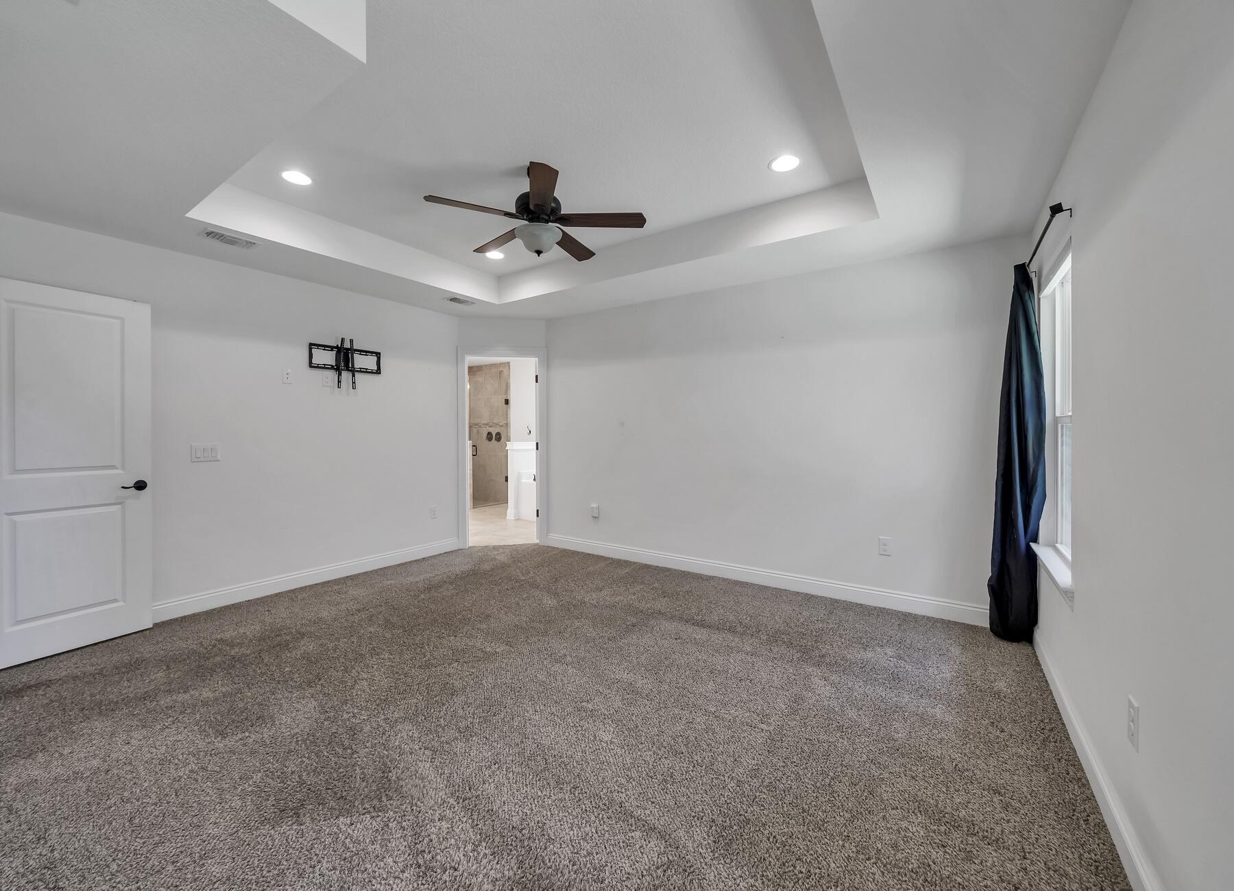 ROBLEDAL ESTATES - Residential Lease