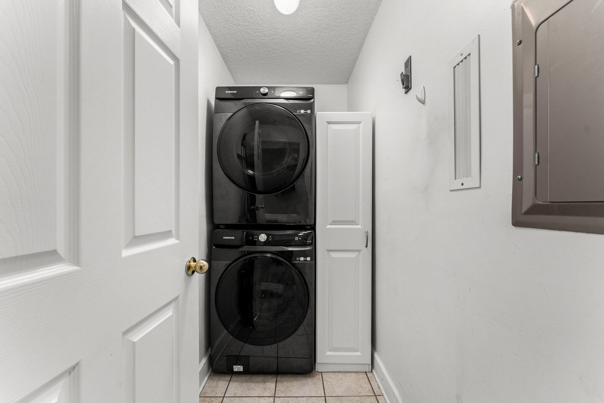 TROPIC WINDS - Residential