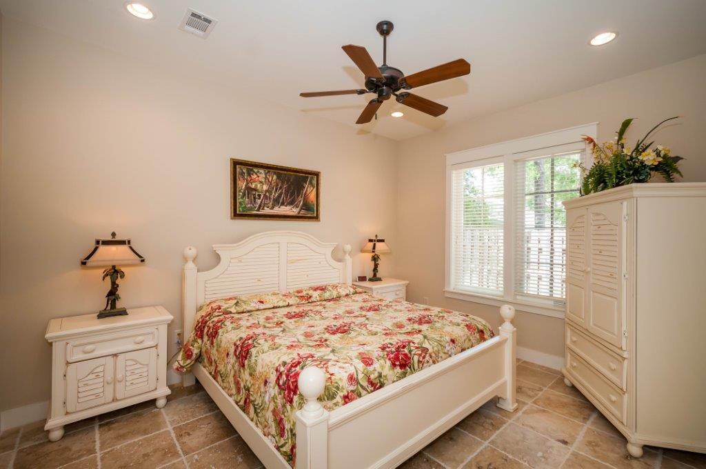 BUNGALOS AT SANDESTIN - Residential