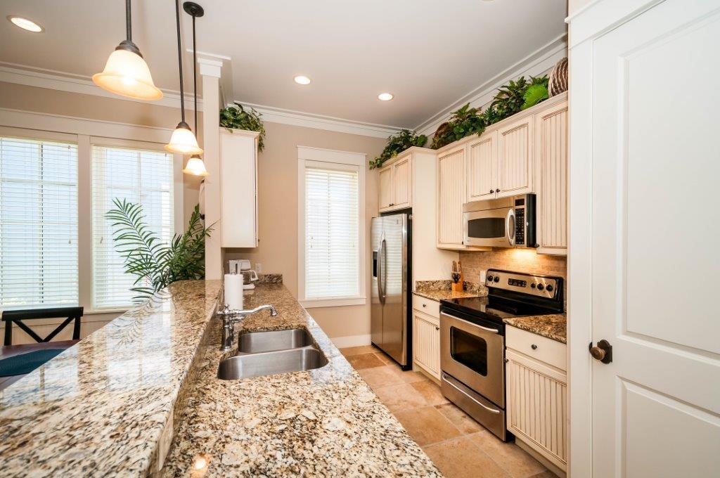 BUNGALOS AT SANDESTIN - Residential