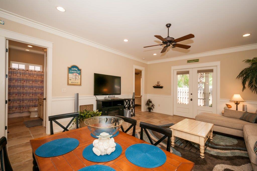 BUNGALOS AT SANDESTIN - Residential