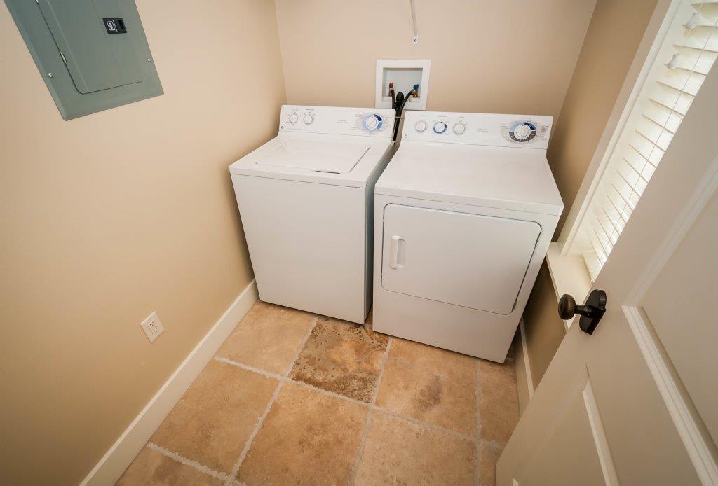 BUNGALOS AT SANDESTIN - Residential