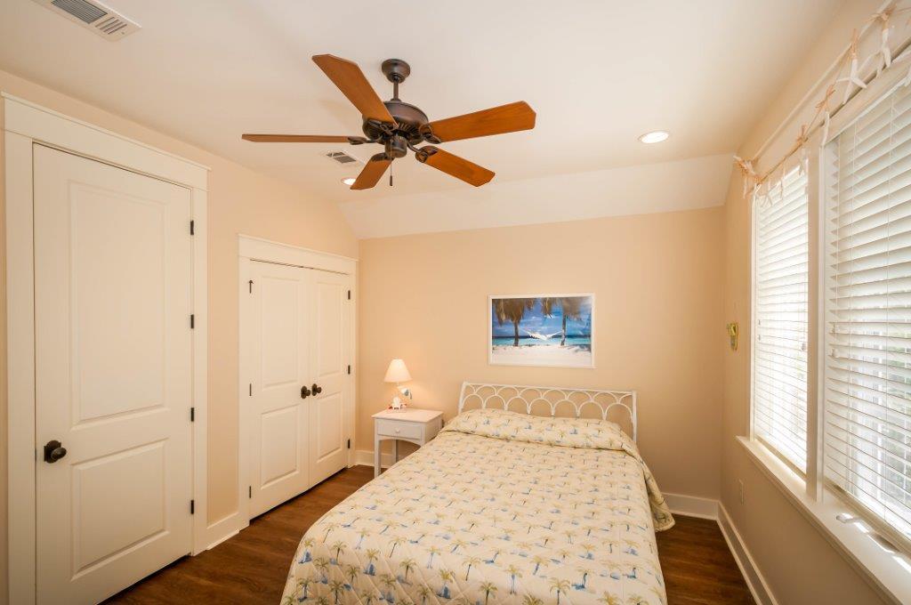 BUNGALOS AT SANDESTIN - Residential