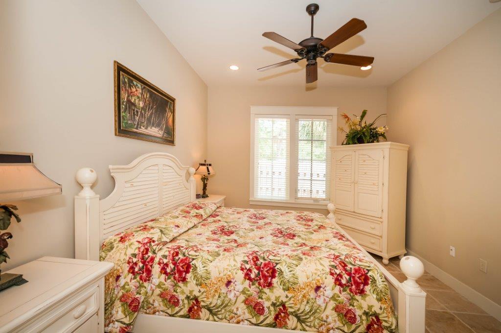 BUNGALOS AT SANDESTIN - Residential