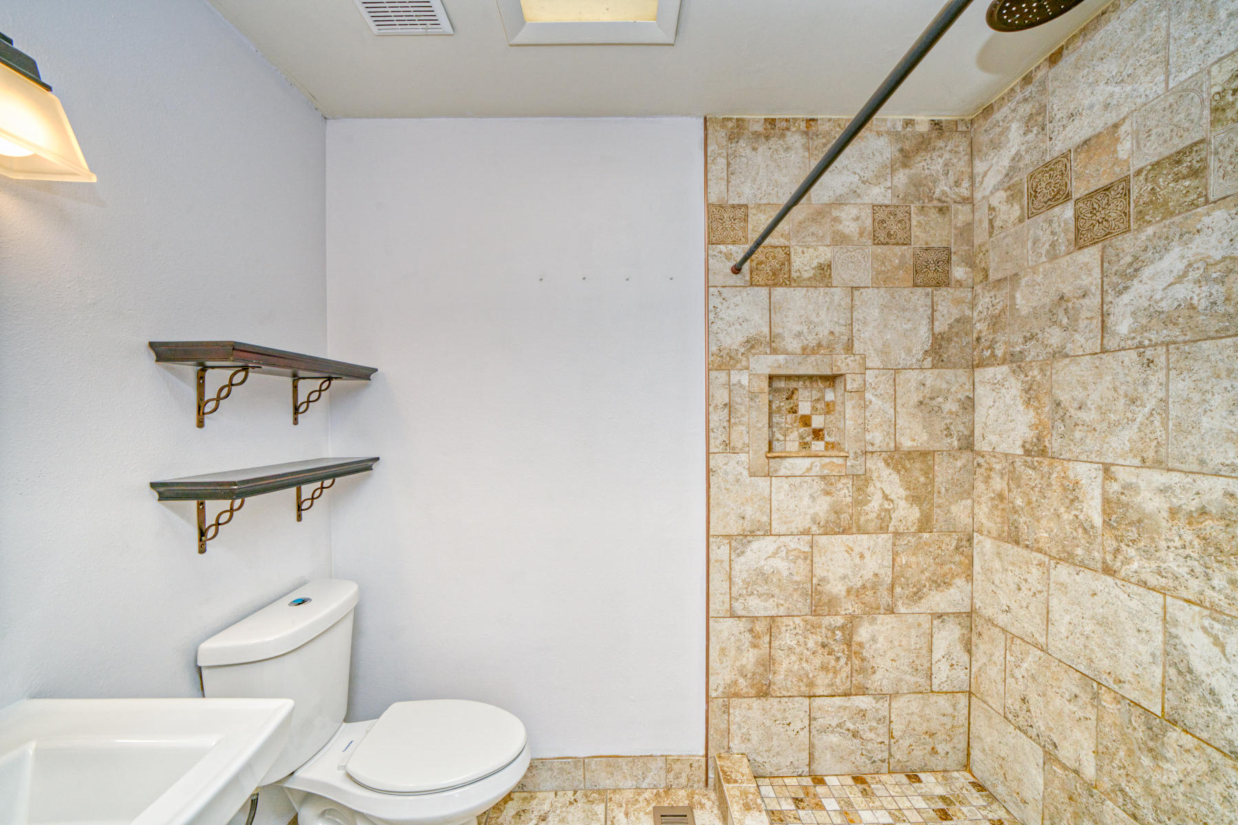 PINE RIDGE TRACE RE/SUB - Residential