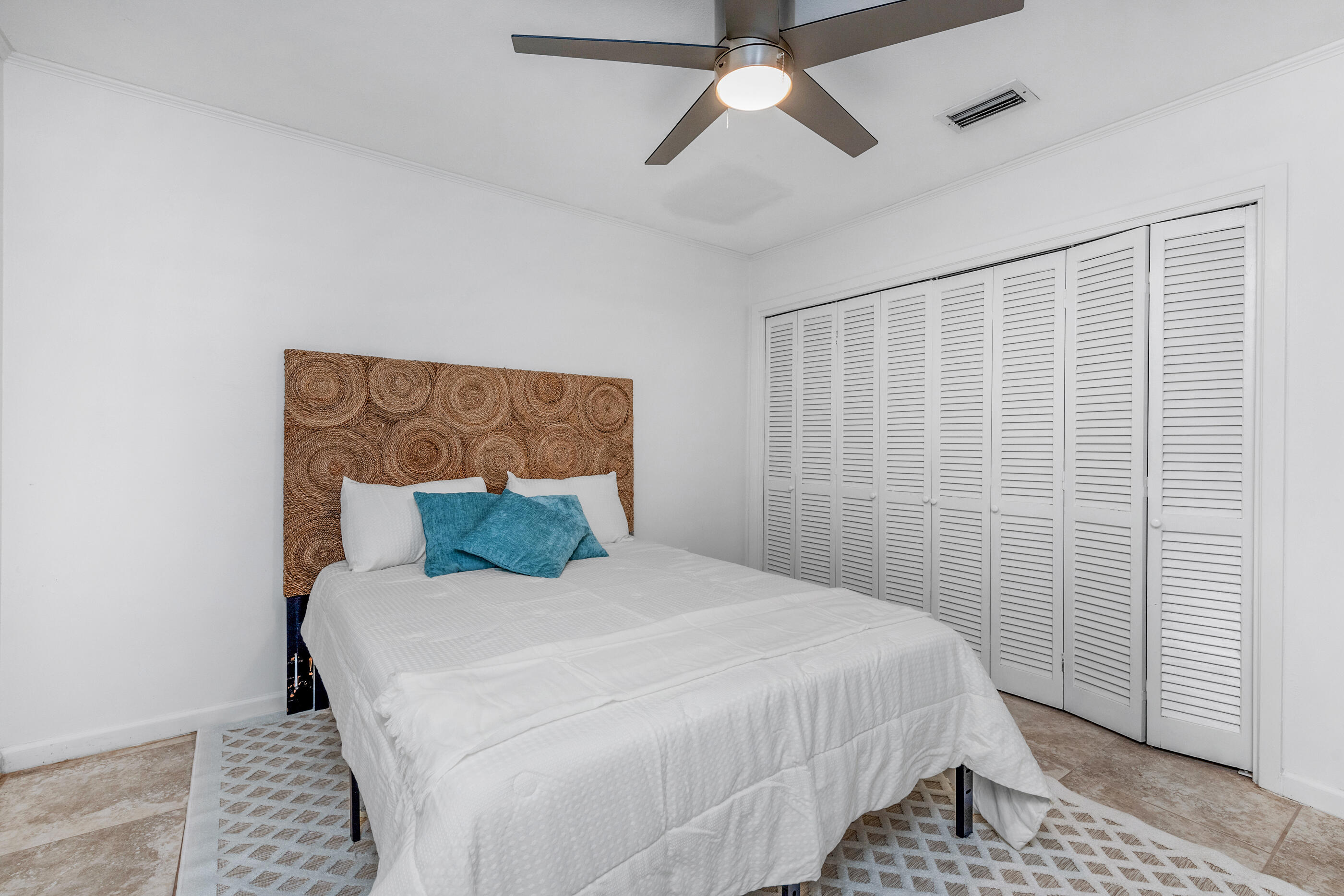 LAKE LORRAINE ESTATES - Residential