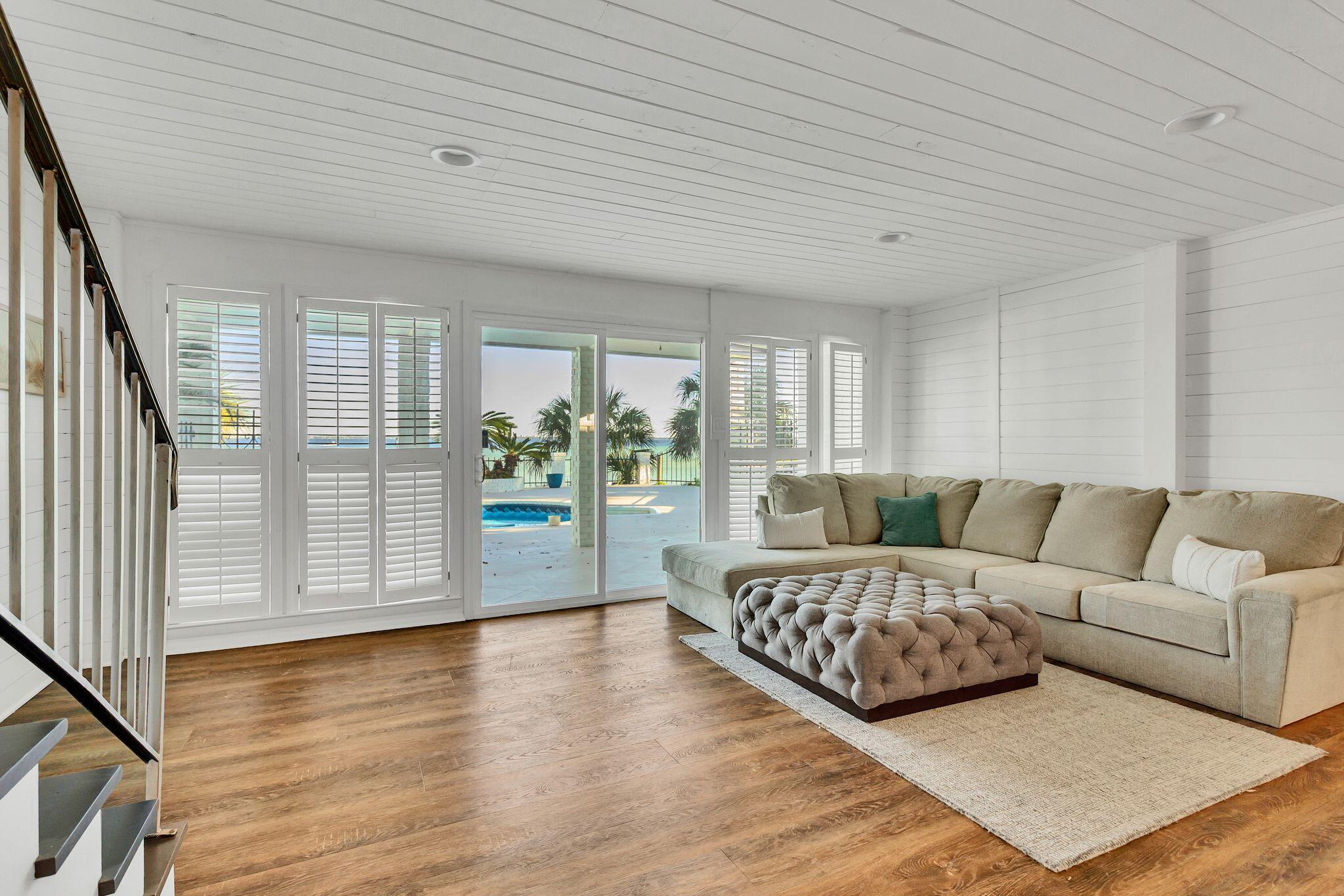 LAKE LORRAINE ESTATES - Residential