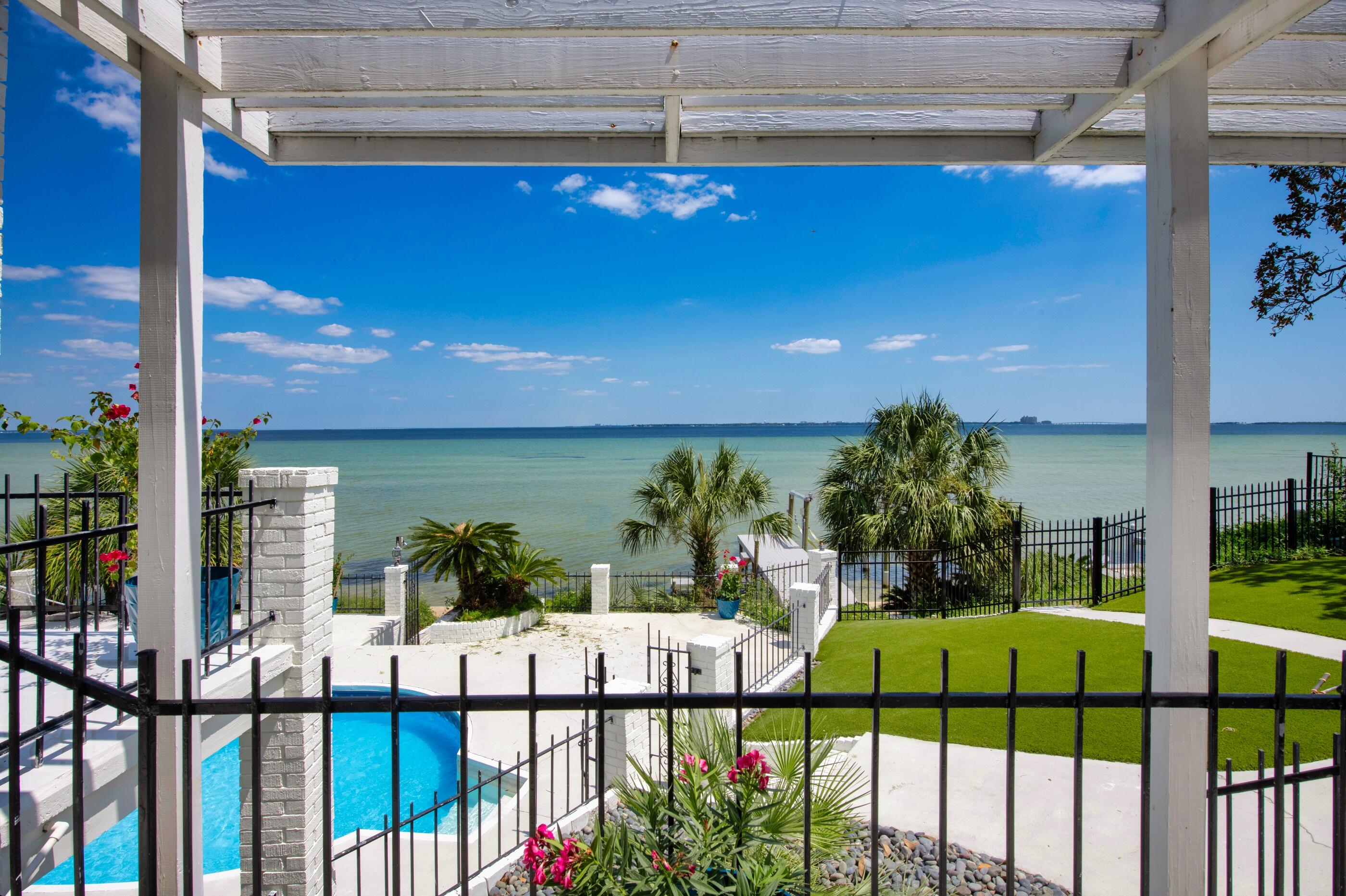 LAKE LORRAINE ESTATES - Residential