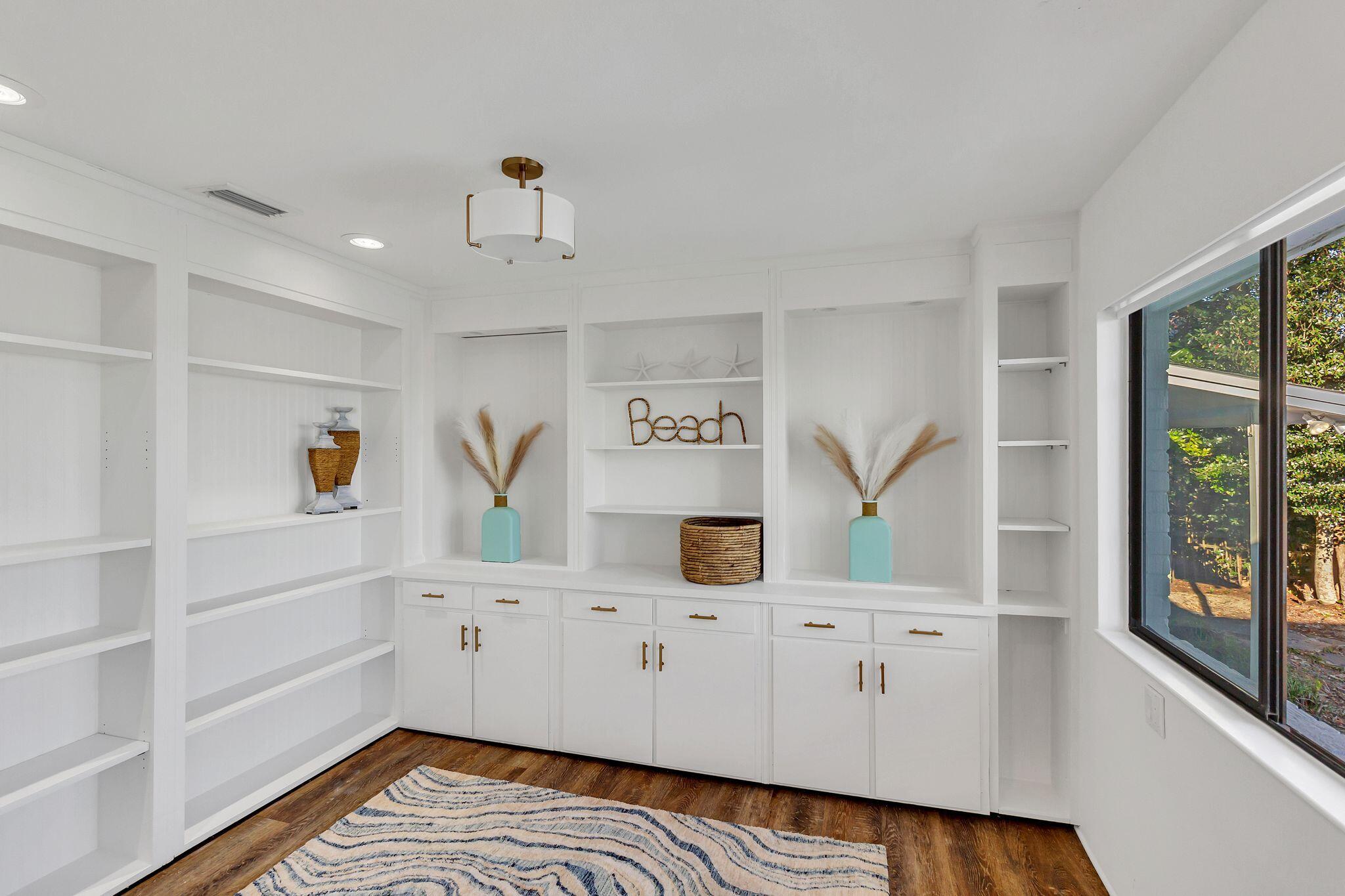 LAKE LORRAINE ESTATES - Residential