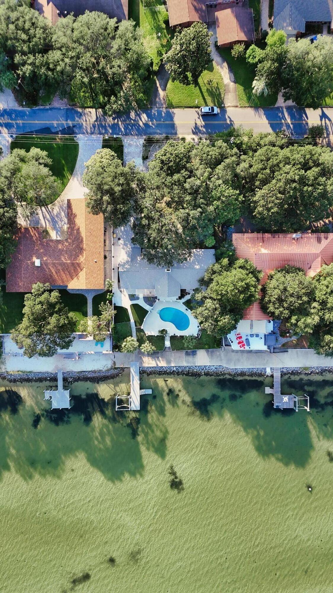 LAKE LORRAINE ESTATES - Residential