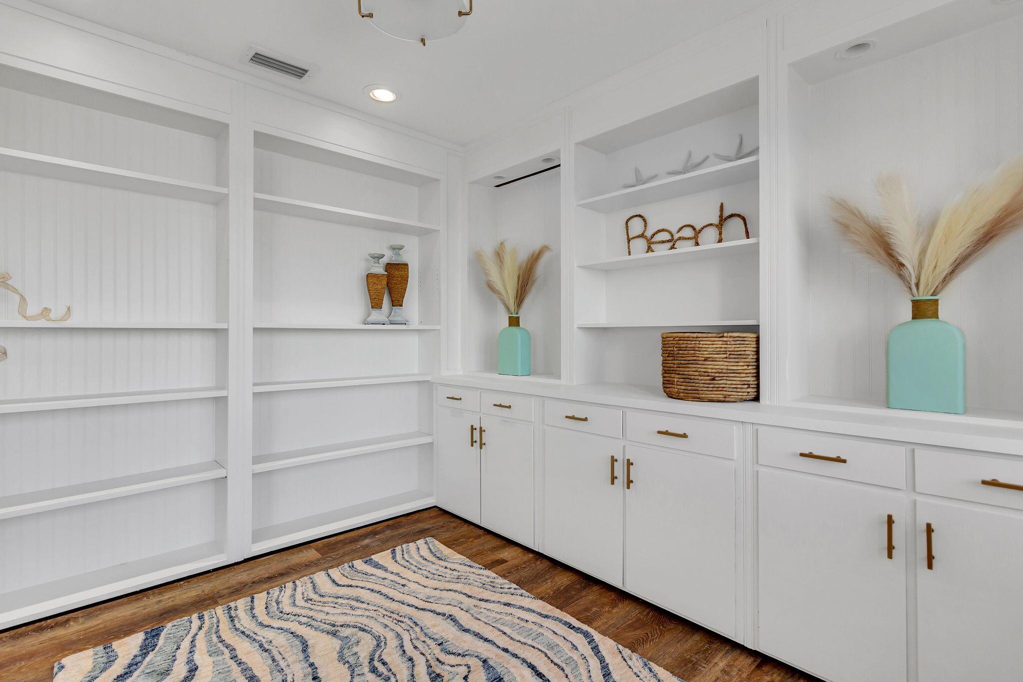 LAKE LORRAINE ESTATES - Residential