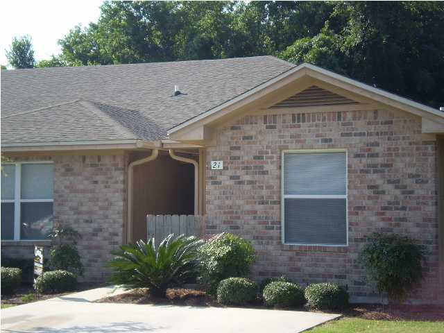 BAYWOOD T/H - Residential Lease