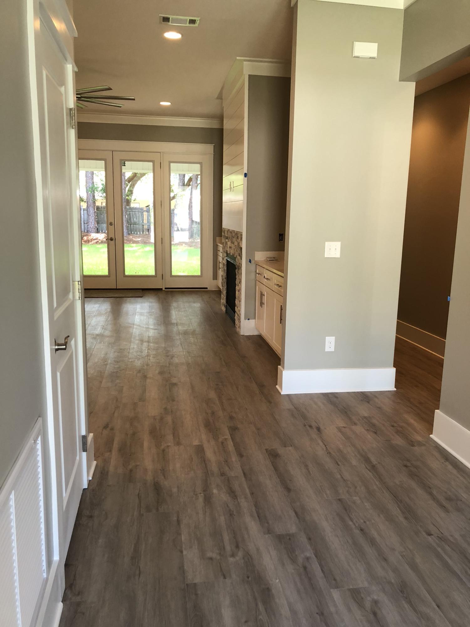 ELLIOTTS POINT - Residential