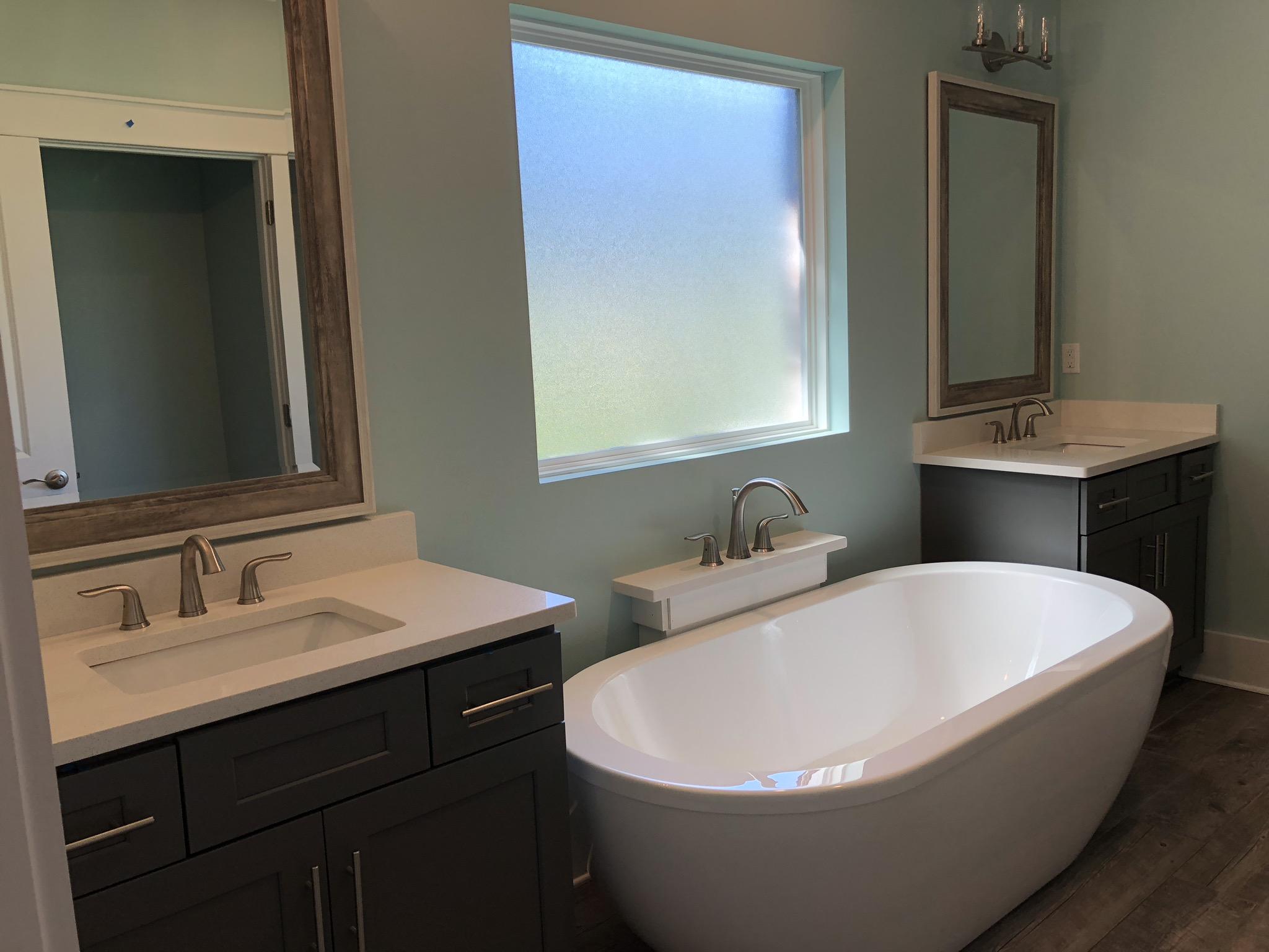 ELLIOTTS POINT - Residential