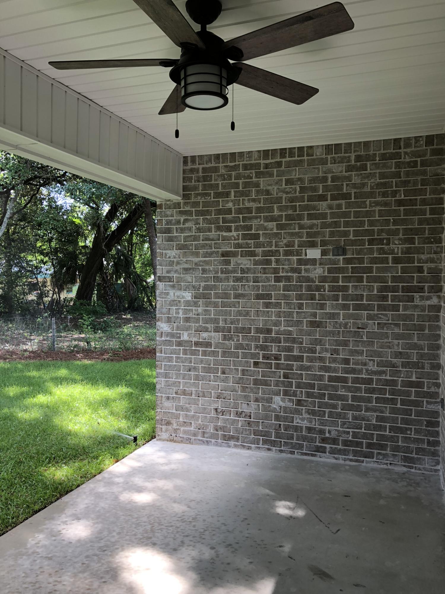 ELLIOTTS POINT - Residential