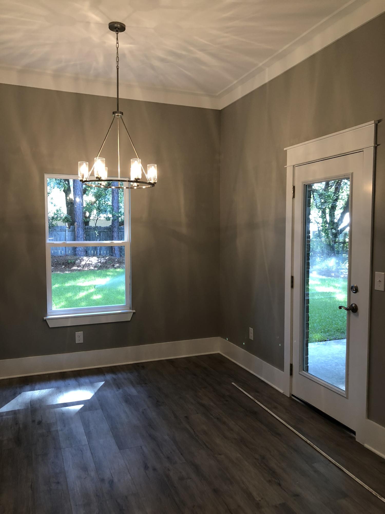 ELLIOTTS POINT - Residential