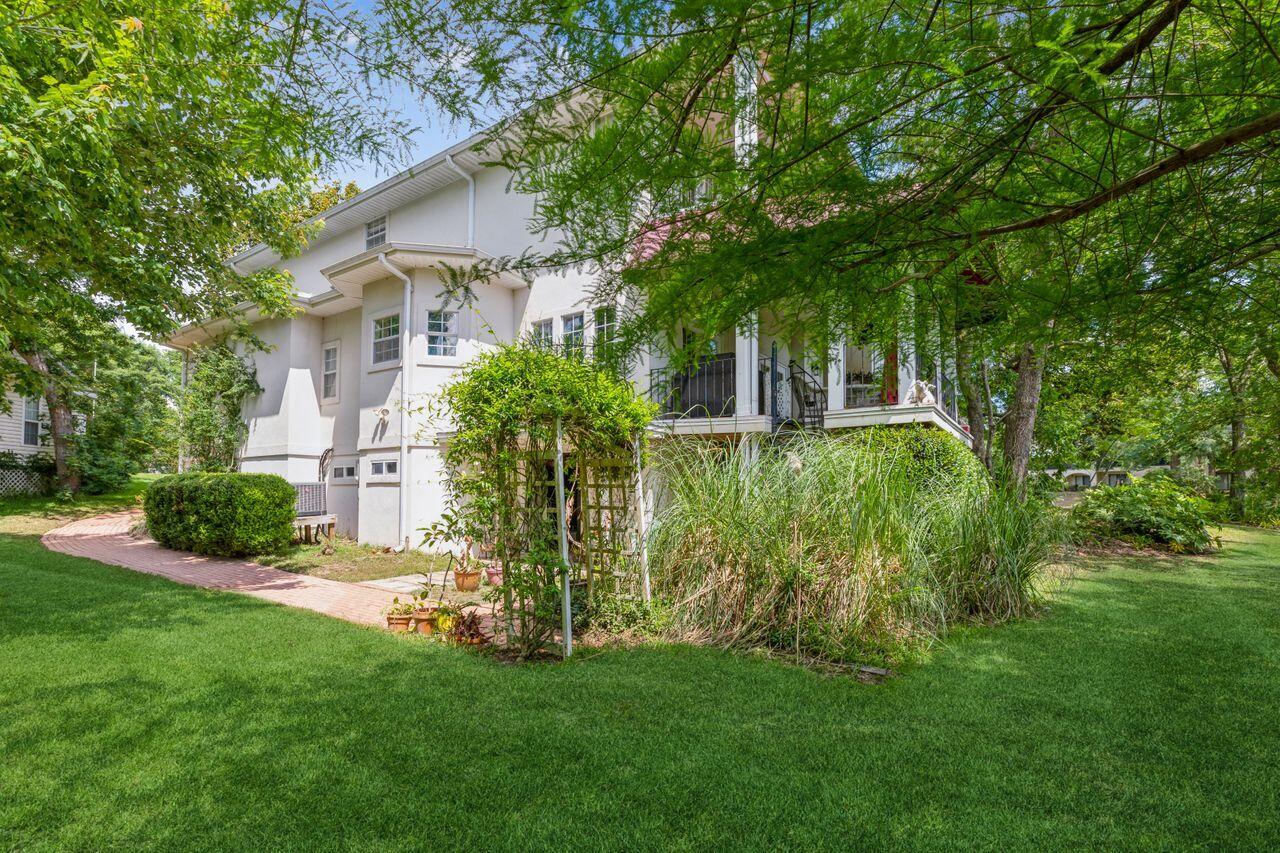 HIDDEN LAKES - Residential