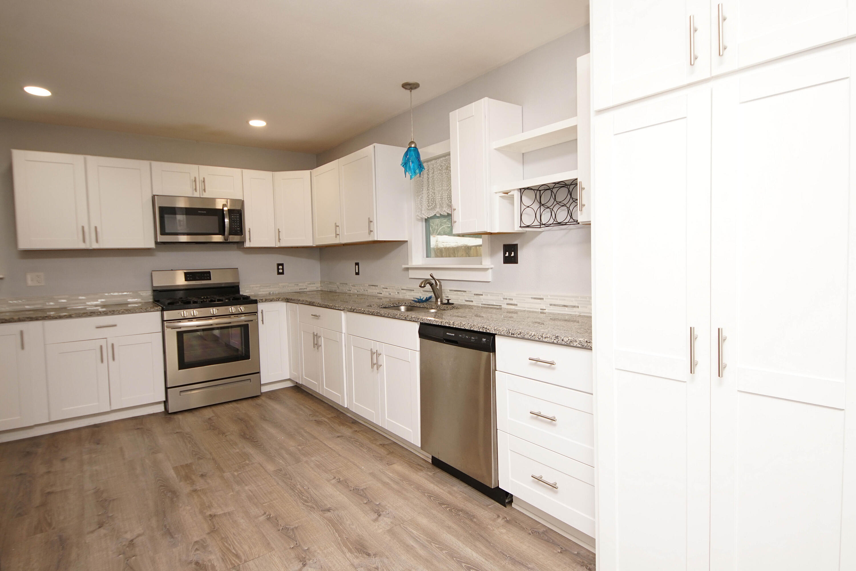 OAKLAND HEIGHTS - Residential