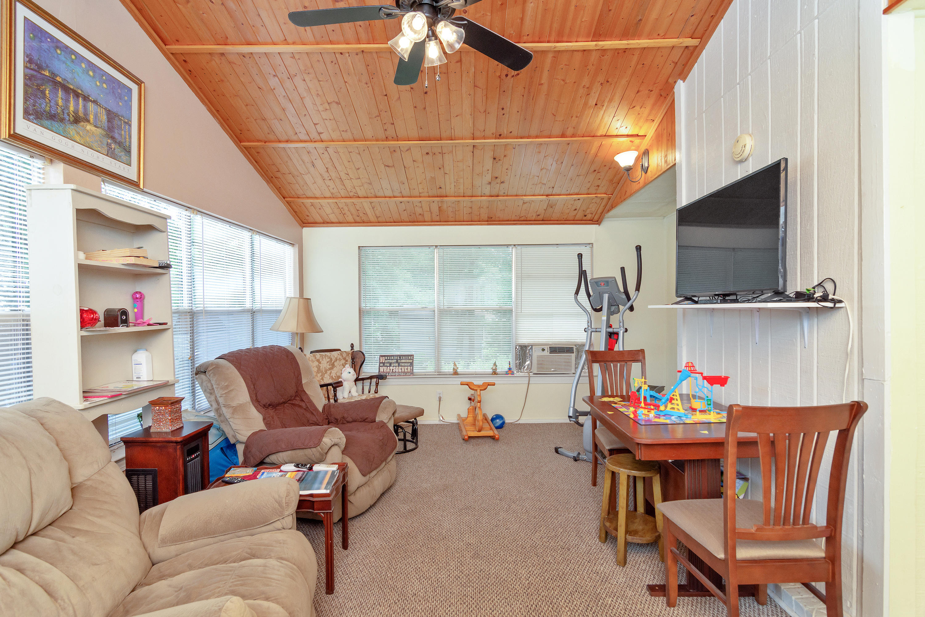 KENNEDY LAKES 1ST ADDN - Residential