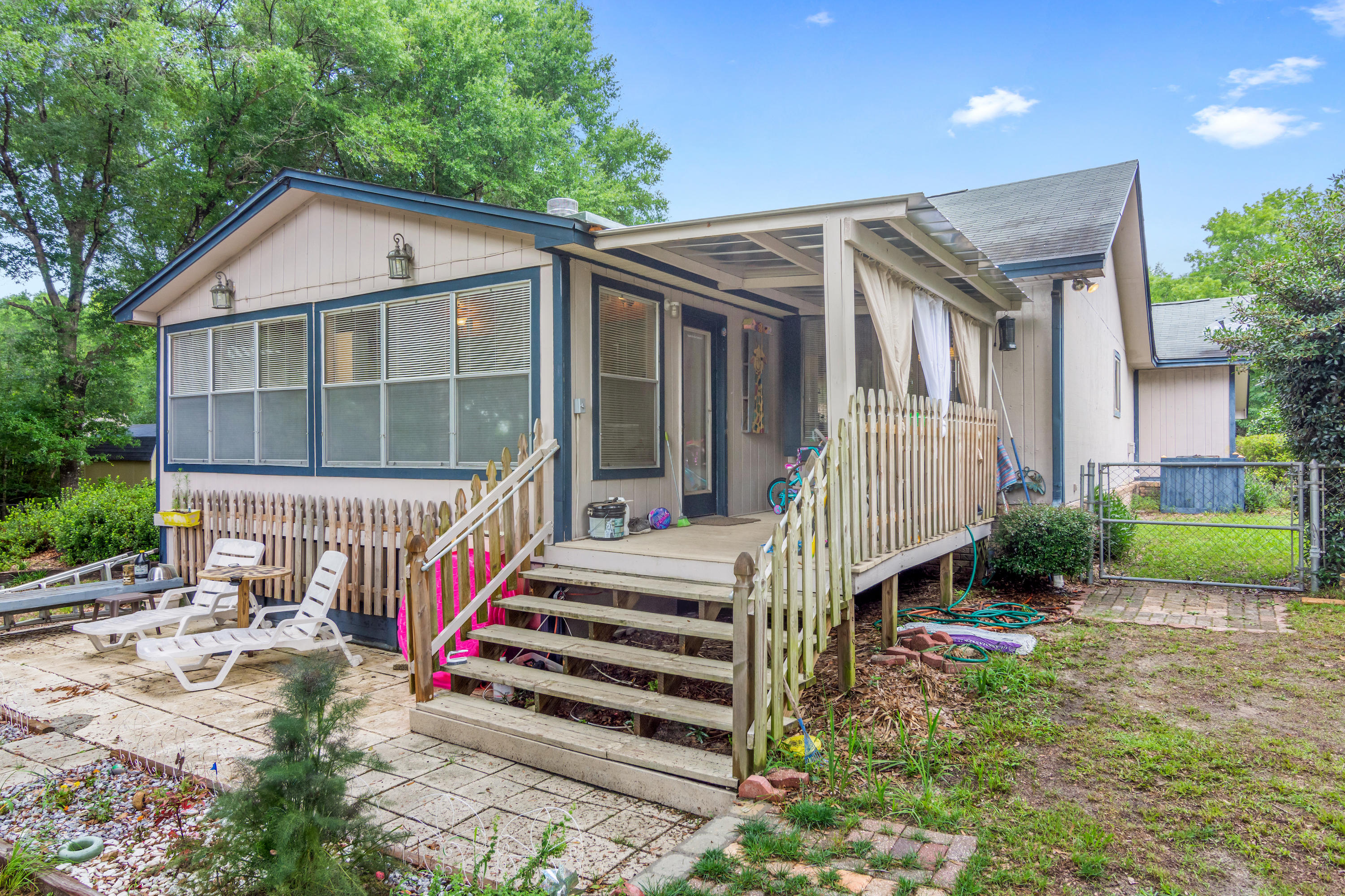 KENNEDY LAKES 1ST ADDN - Residential