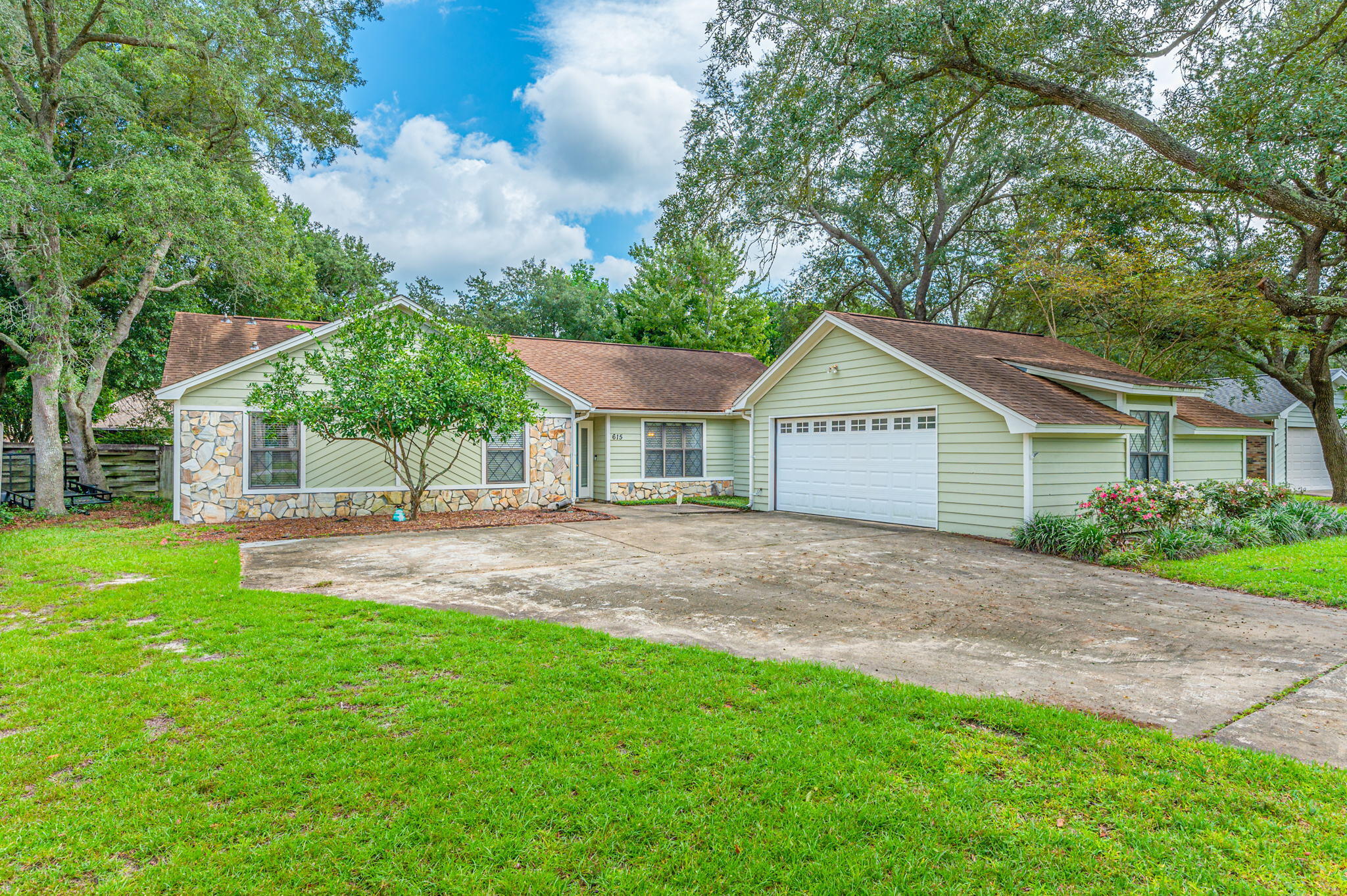 CARIBBEAN EAST - Residential Lease