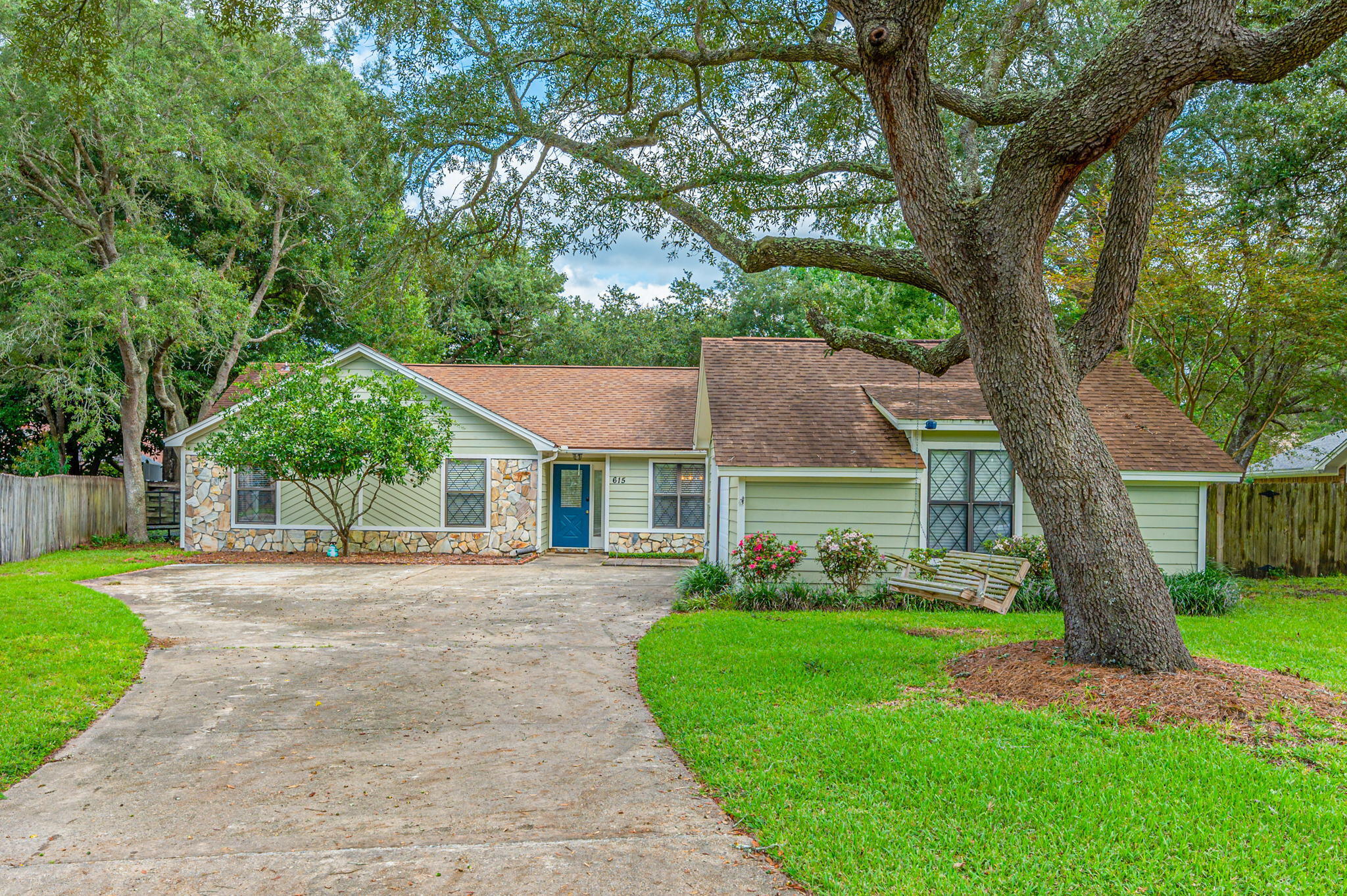 CARIBBEAN EAST - Residential Lease