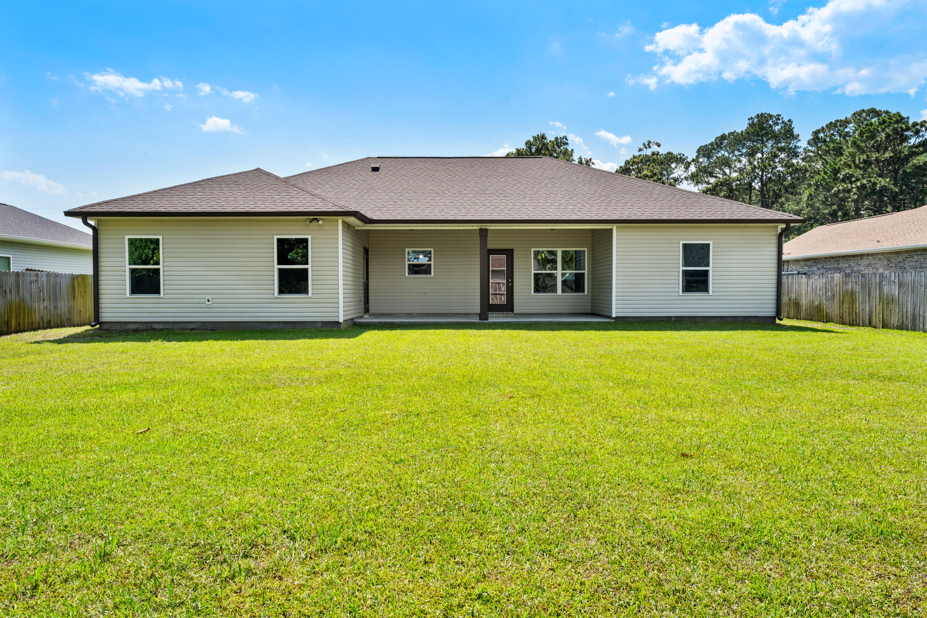 CRESCENT SHORES - Residential