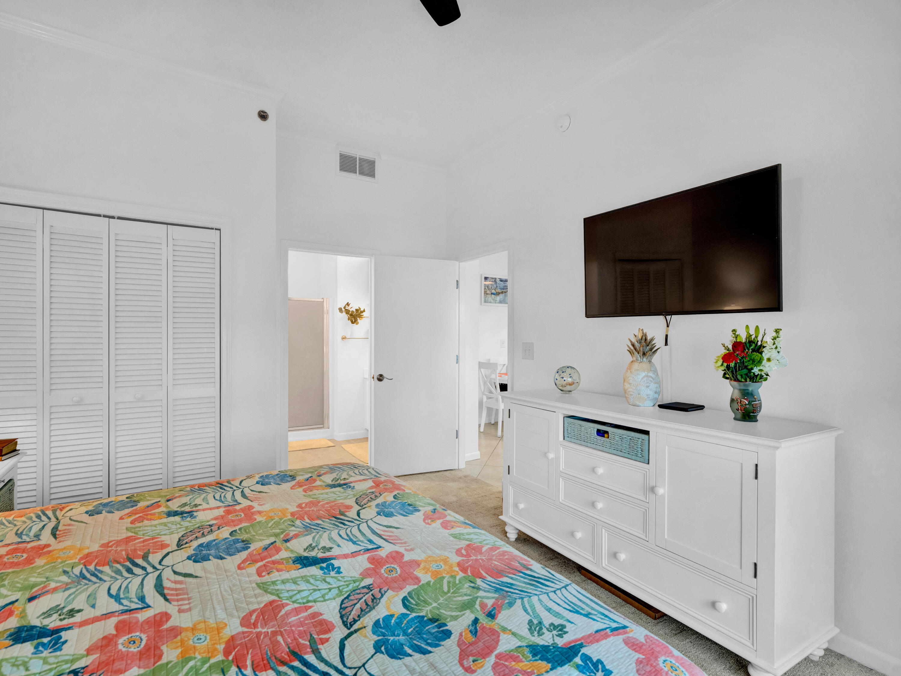 PALM COURT YACHT CLUB - Residential