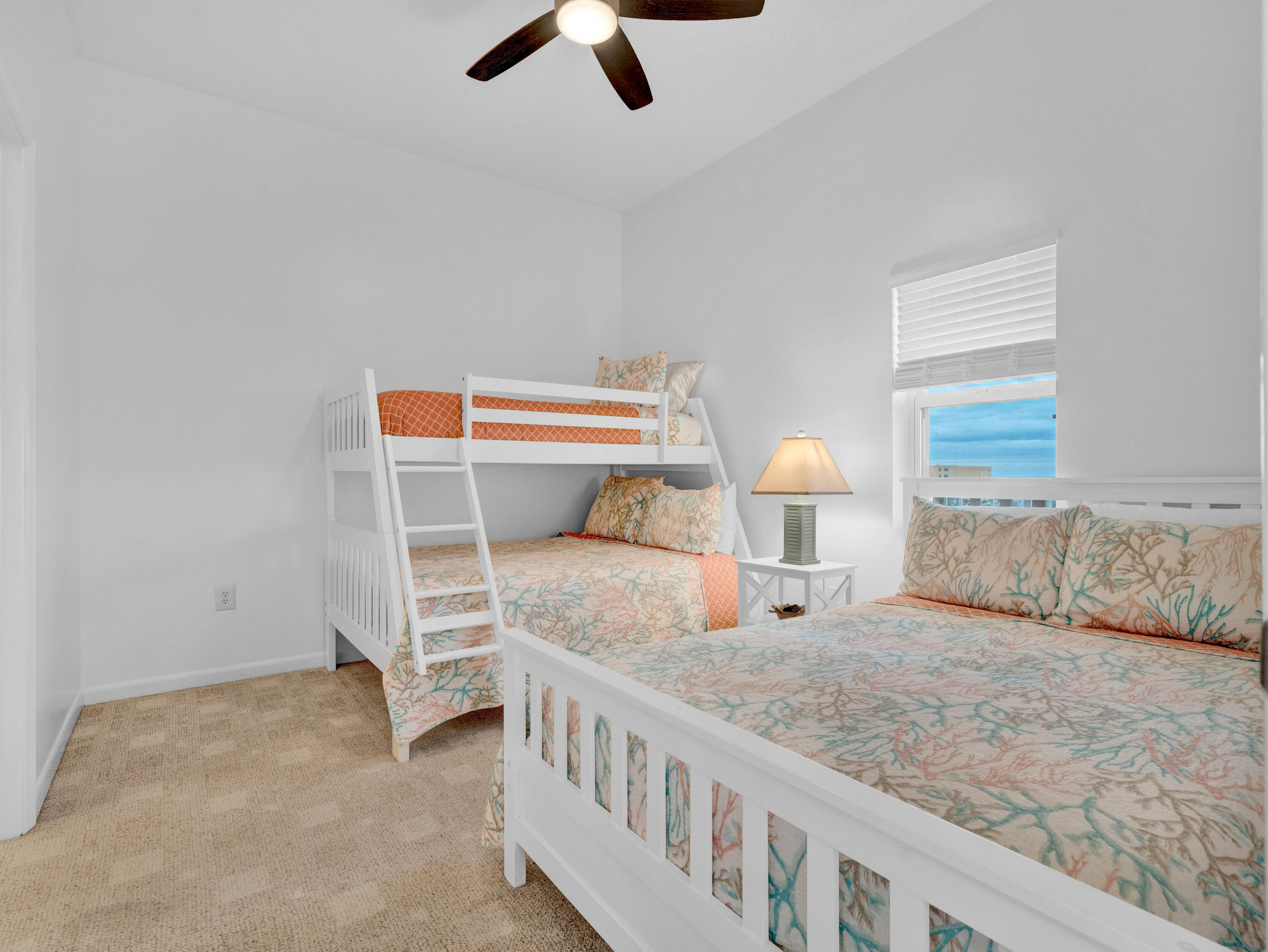 PALM COURT YACHT CLUB - Residential