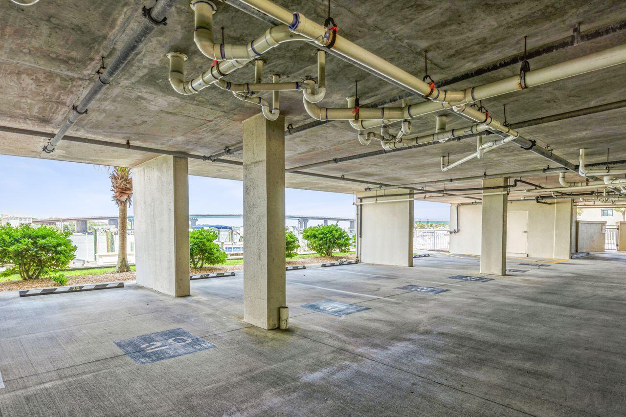 PALM COURT YACHT CLUB - Residential