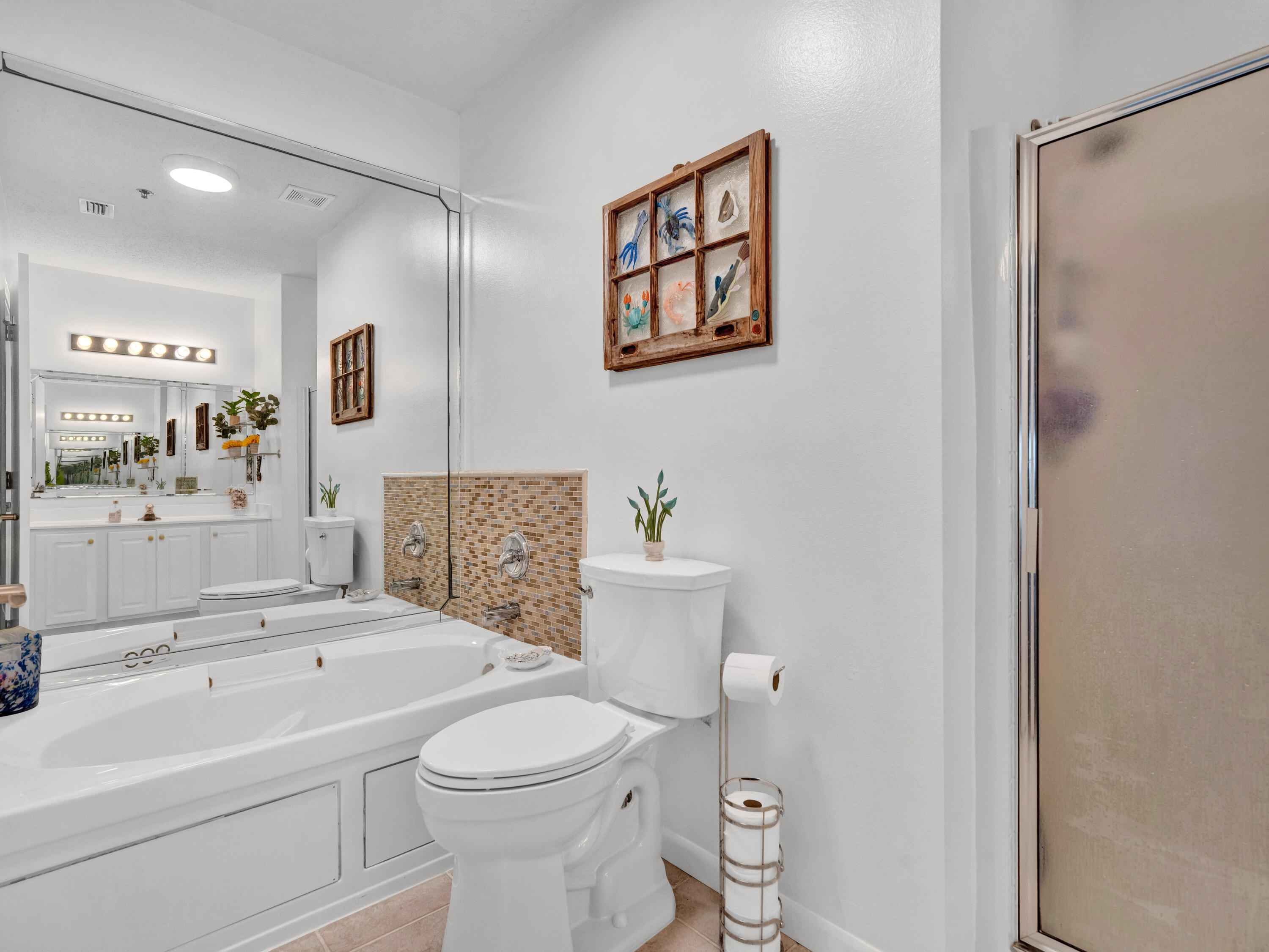 PALM COURT YACHT CLUB - Residential