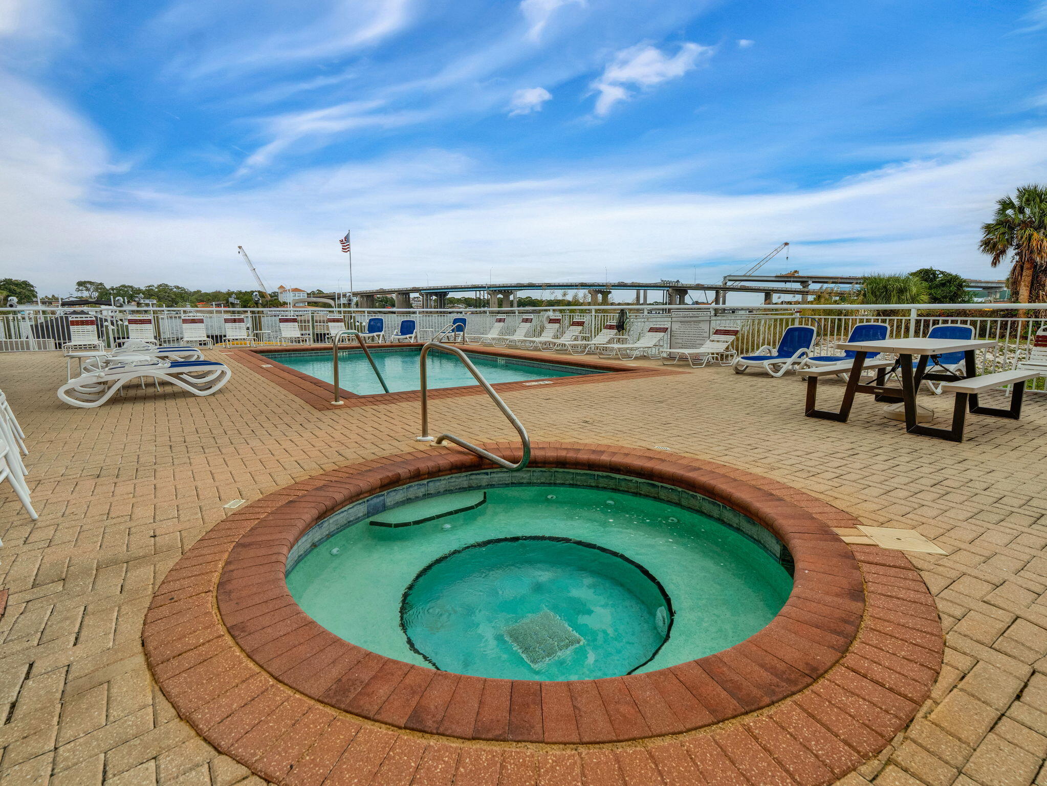 PALM COURT YACHT CLUB - Residential