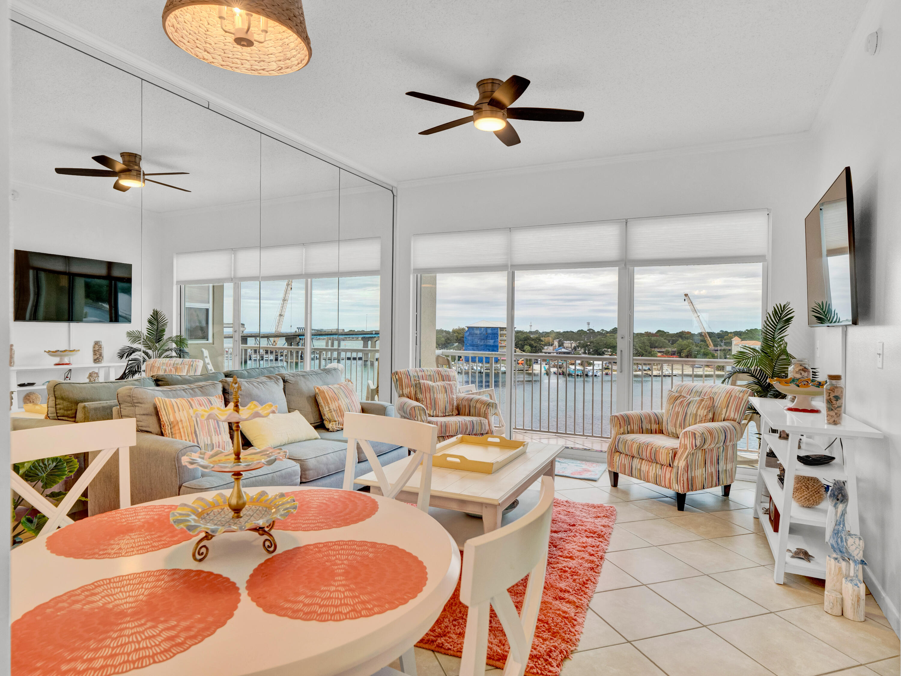 PALM COURT YACHT CLUB - Residential