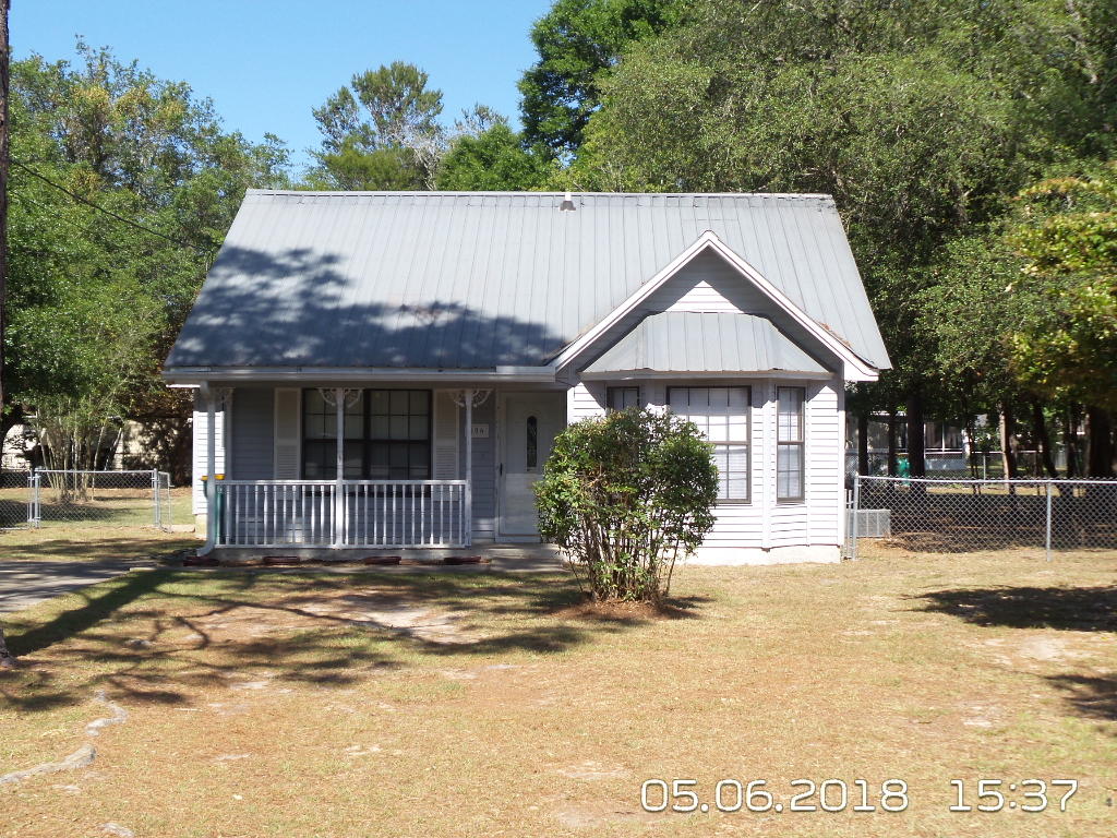 Available 02/07/2020.........Cute Florida cottage South of I-10. 2 Bedroom 1 bath home on a cul de sac. Easy commute to all bases, beaches and shopping. Open floor plan with eat in kitchen. Bay window in the master bedroom. Fenced back yard and open back deck makes this home perfect for outdoor activities. Yard building for storage. No inside smoking. Pets will be allowed with a $400 non-refundable pet fee and owner approval.