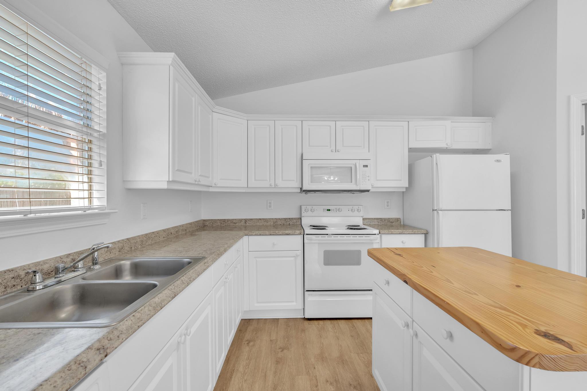 SHADOW OAK S/D - Residential Lease