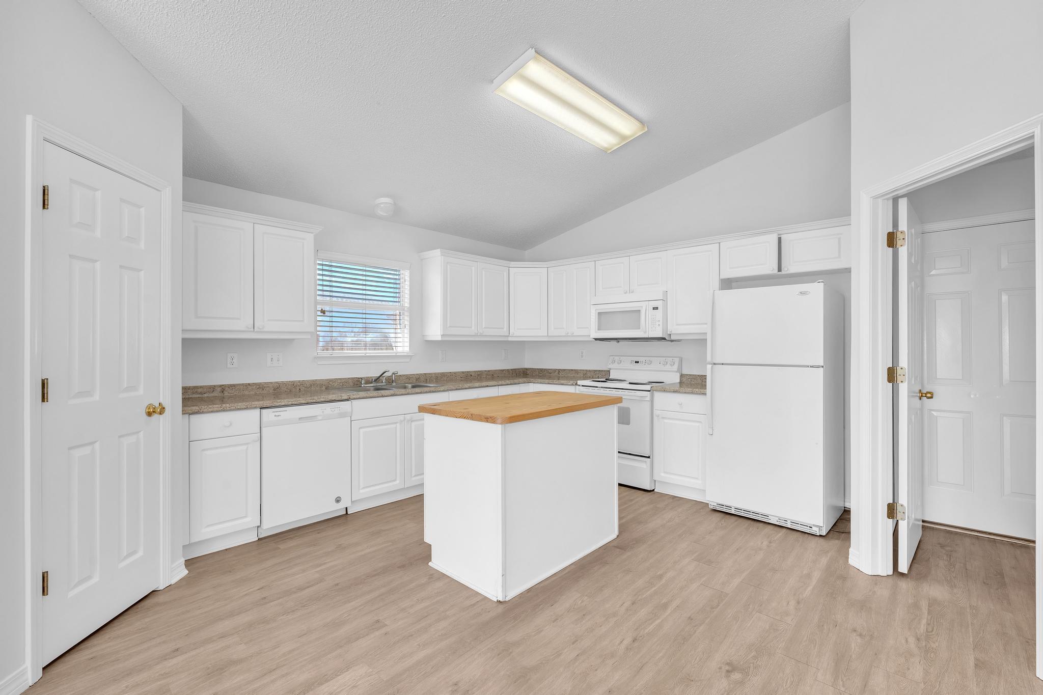 SHADOW OAK S/D - Residential Lease