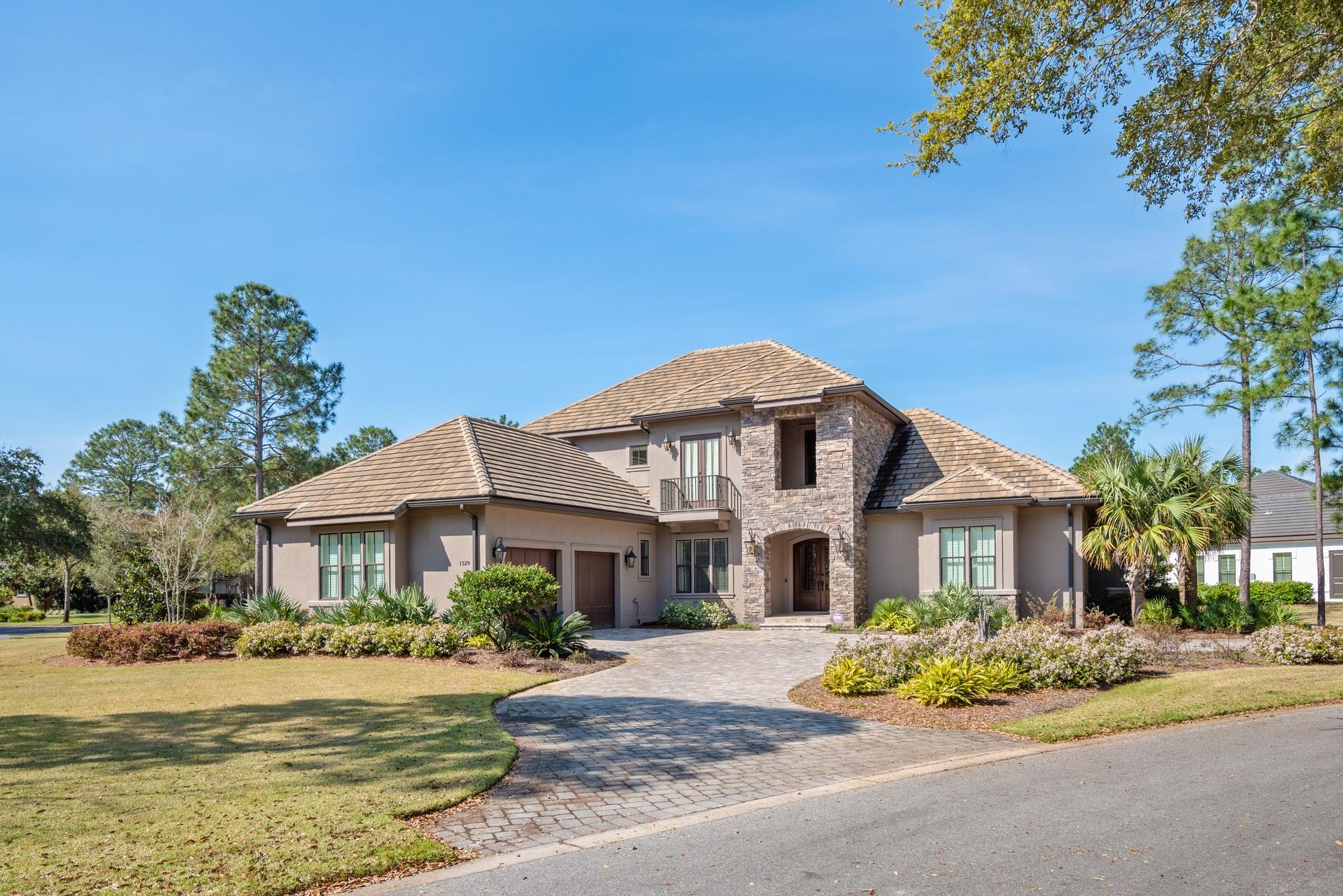 ISLAND GREEN - Residential