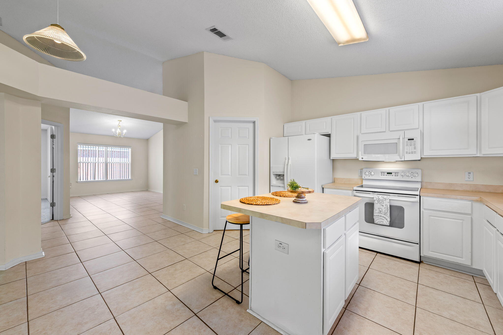 HIDDEN SHORES - Residential