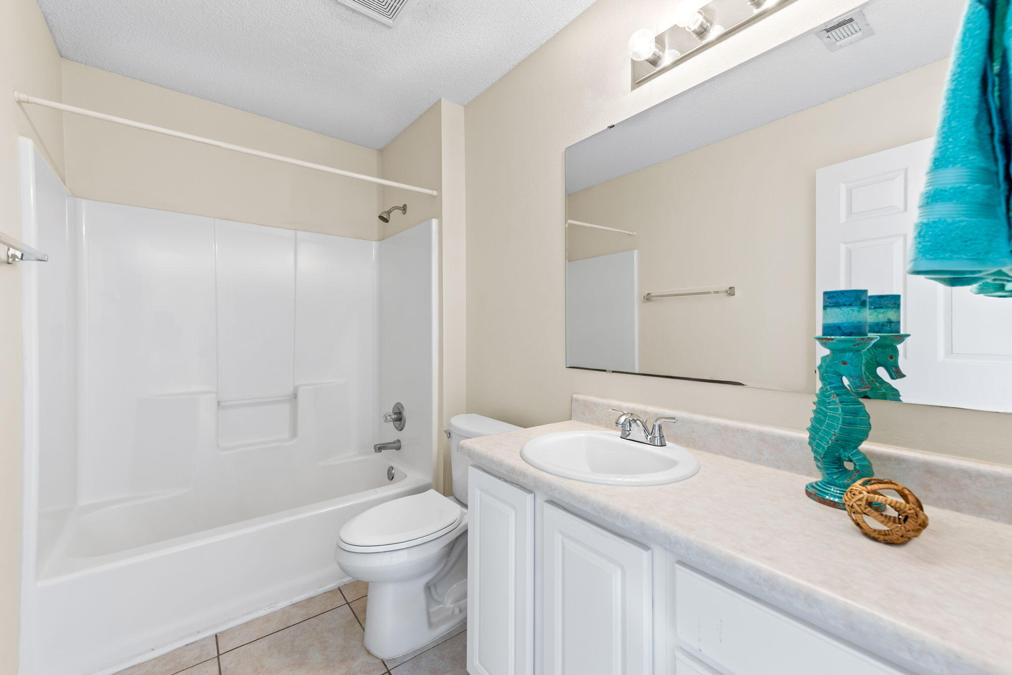 HIDDEN SHORES - Residential