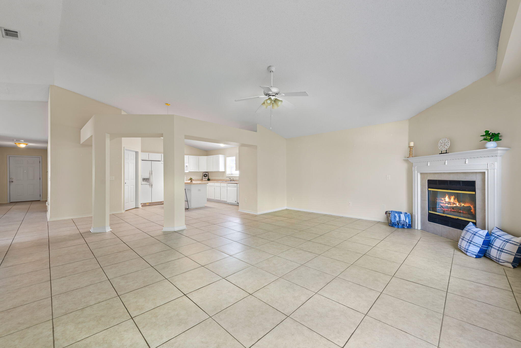 HIDDEN SHORES - Residential