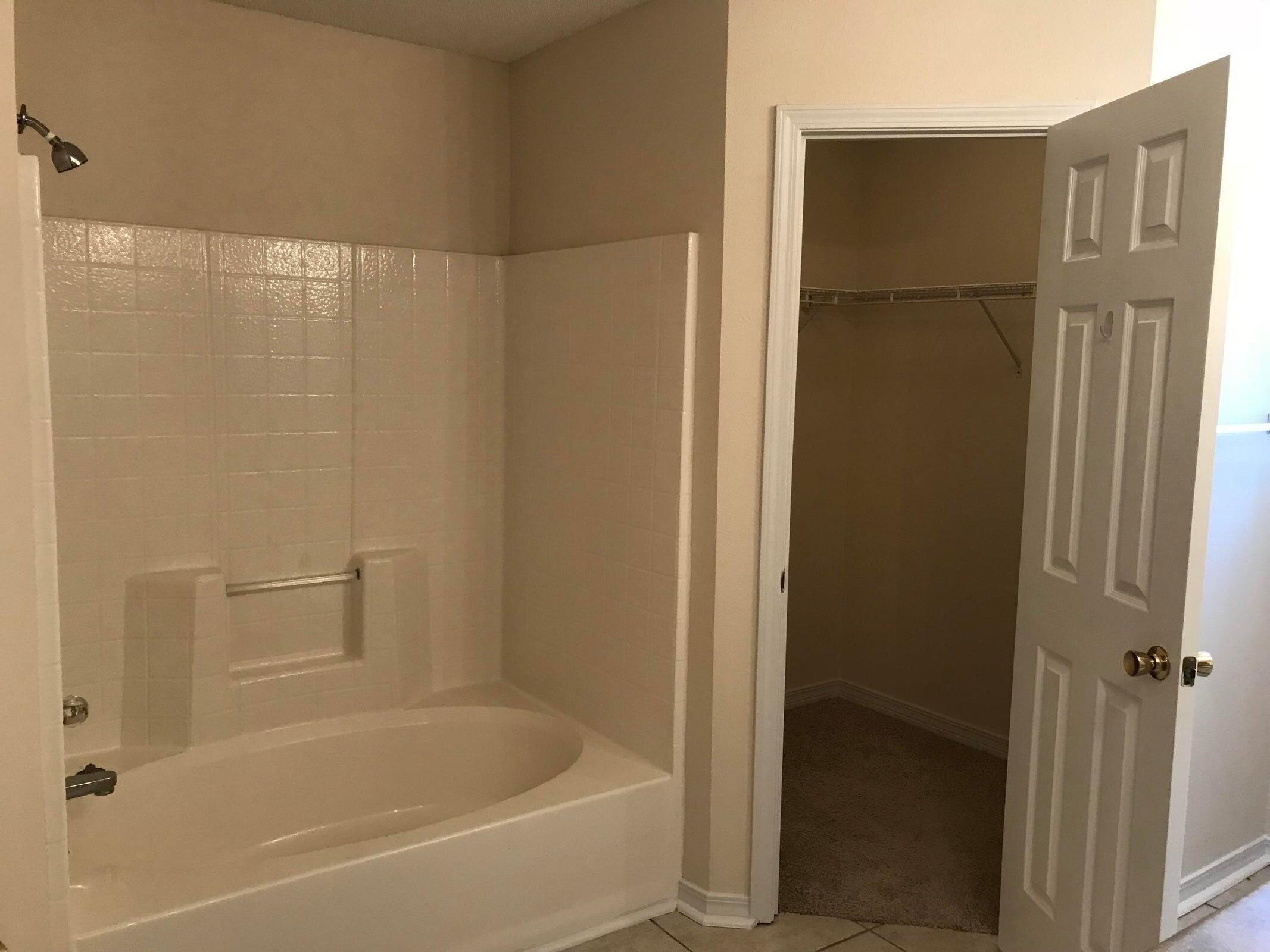 HIDDEN SHORES - Residential